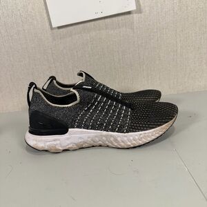 Size 8 - Nike‎ React Phantom Run Flyknit 2 Oreo W